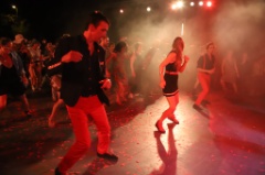 Mobil Dancing 11 * 6240 x 4160 * (7.12MB)